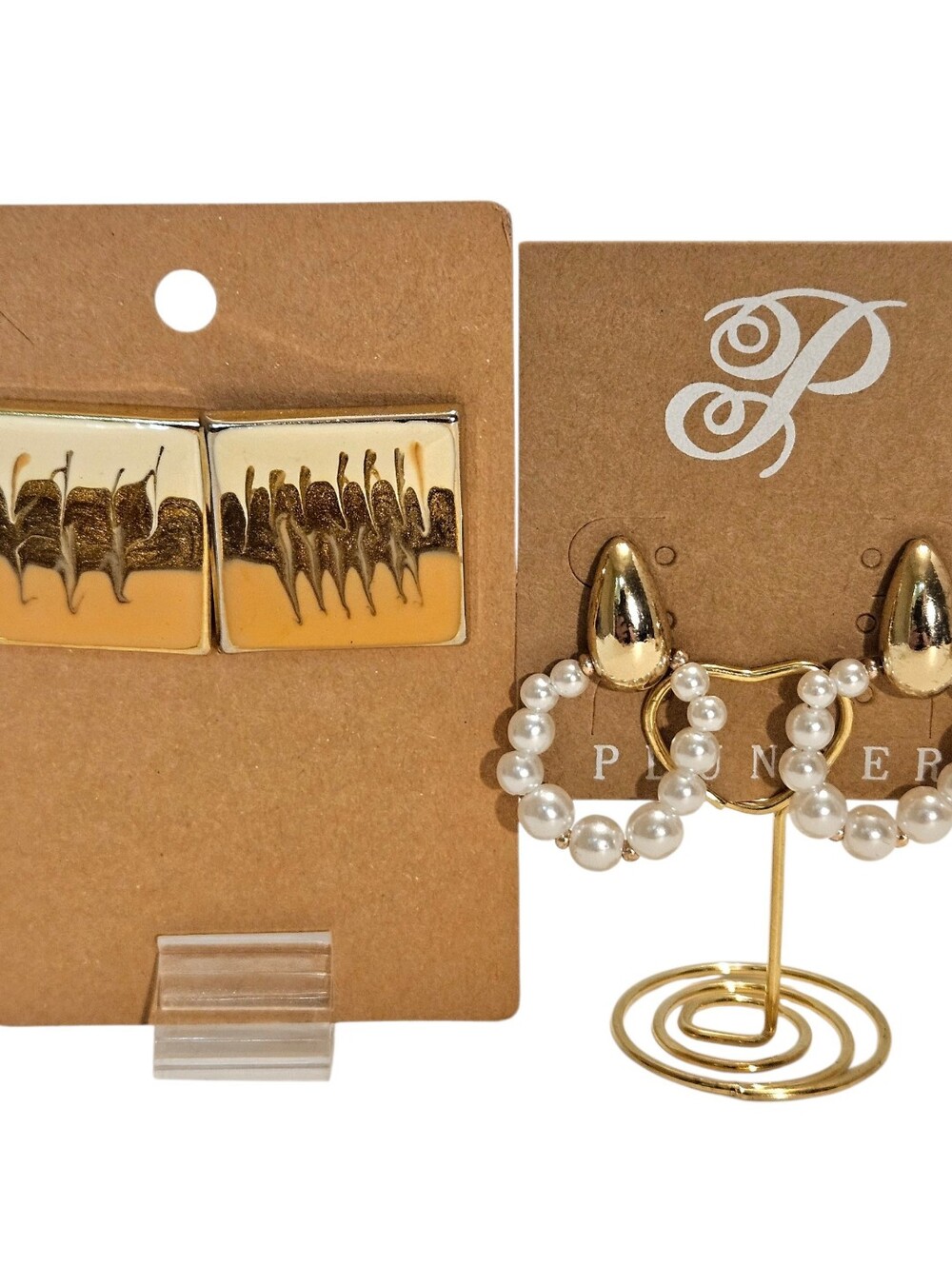 12 Pairs Of Gold & Silver Tone Fashion Earrings In Multiple Styles & Colors - Picture 6 of 7
